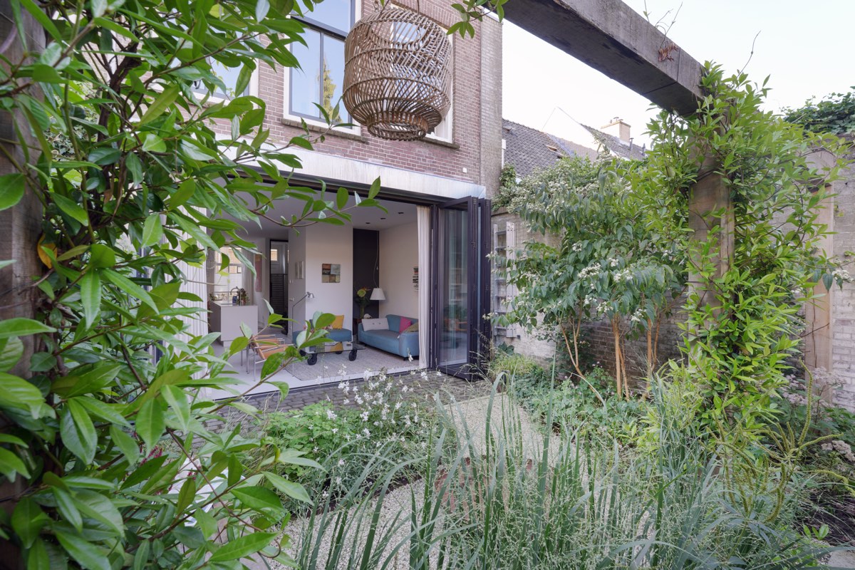 Besloten stadstuin in Utrecht, beeld 2