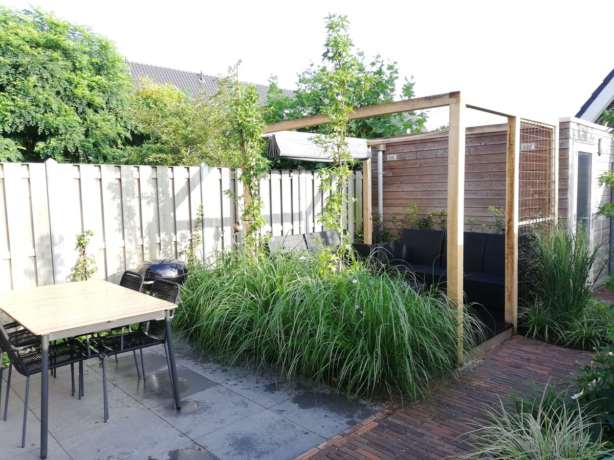 Groene achtertuin in Nijkerk, beeld 2