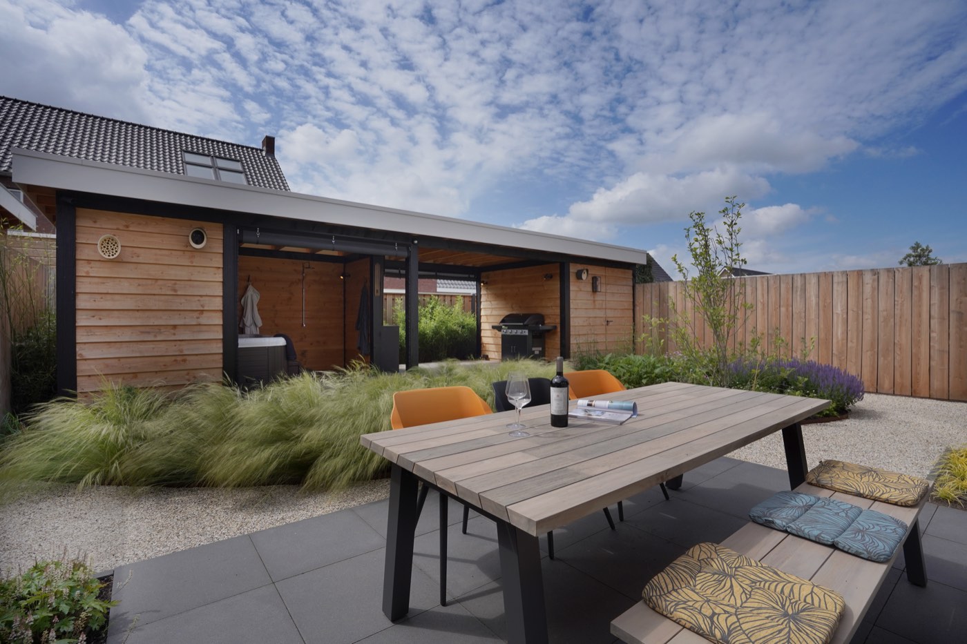 Leeftuin met jacuzzi in Zeewolde