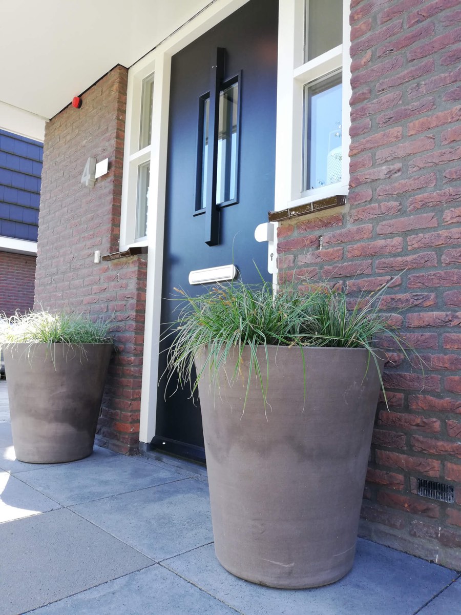 Strakke groene voortuin in Amersfoort, beeld 4
